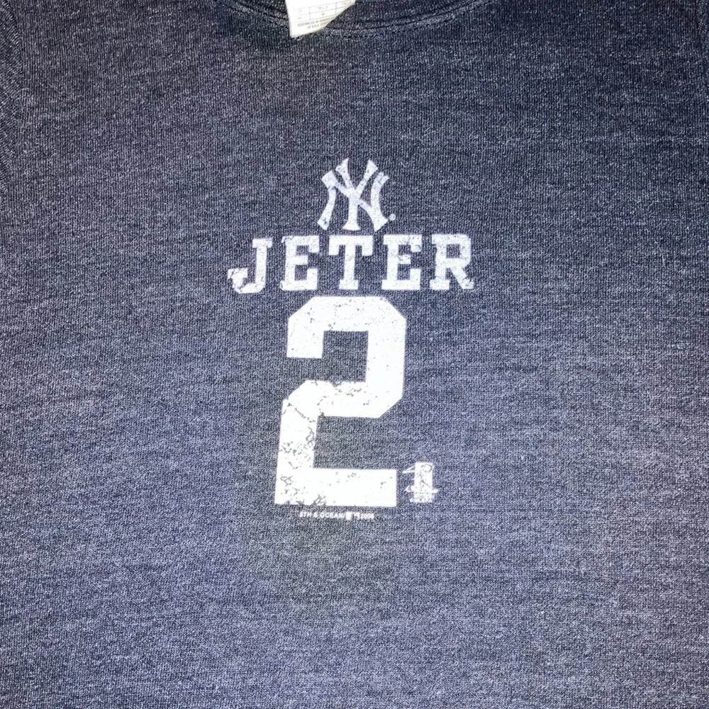🎉4 for $20 MLB Genuine Merchandise Jeter Tee, Medium - Picture 2 of 5